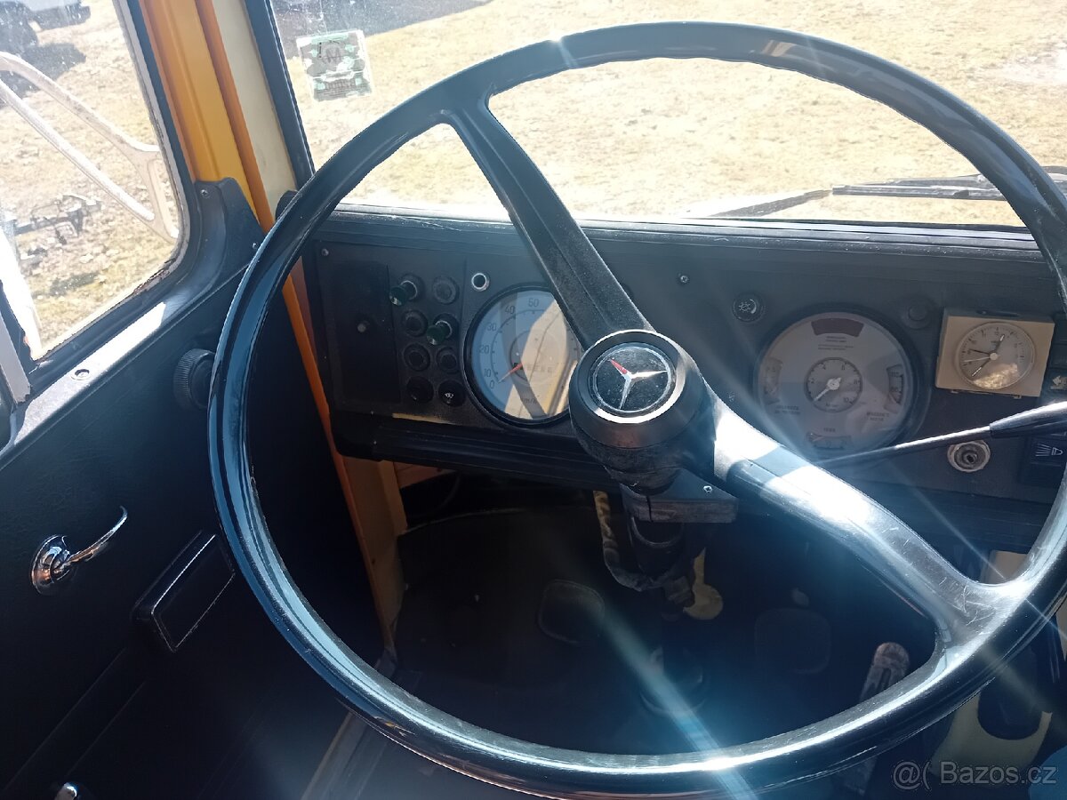Mercedes LP 608 – obytný vůz - 13