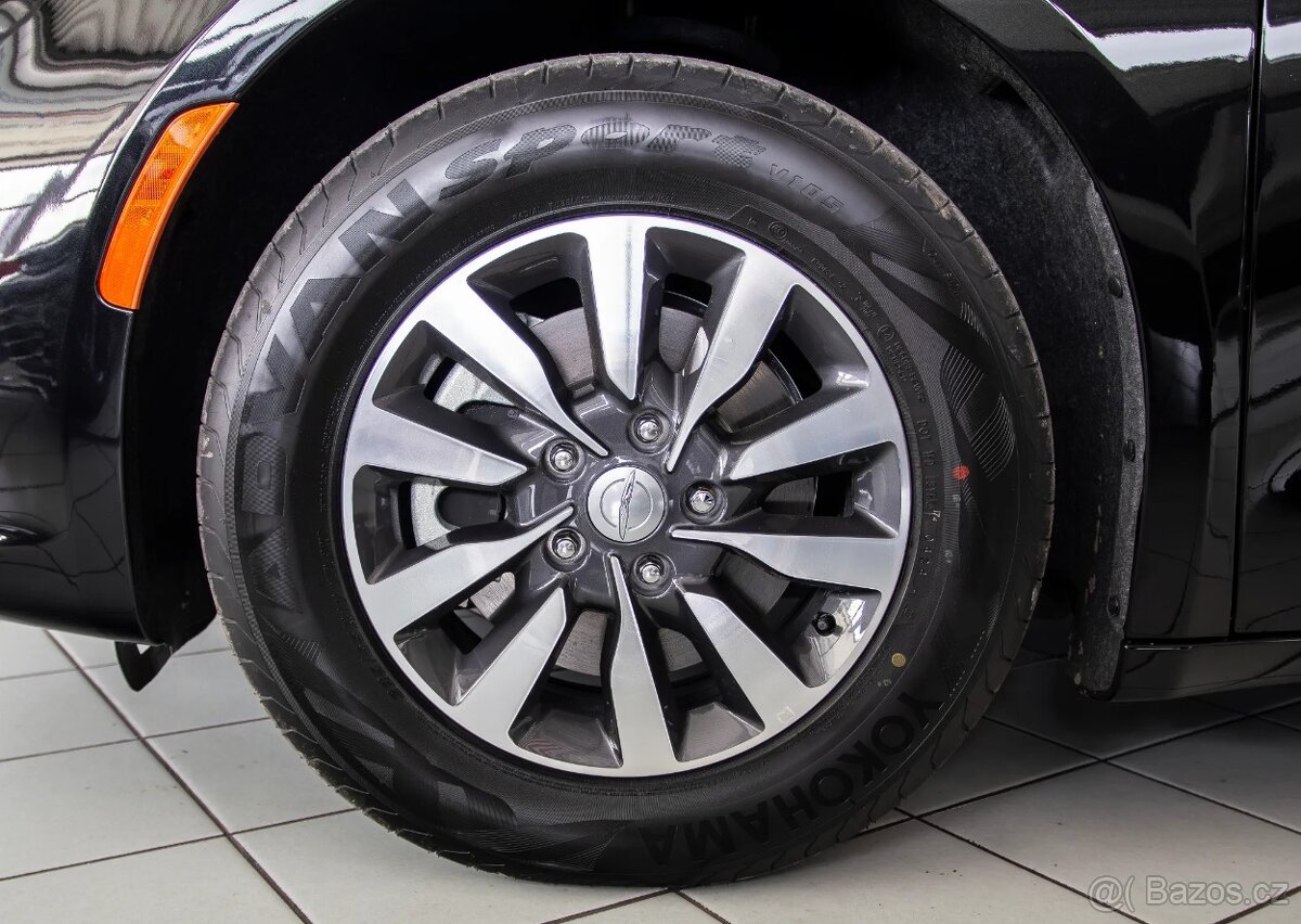 Chrysler Pacifica - 13