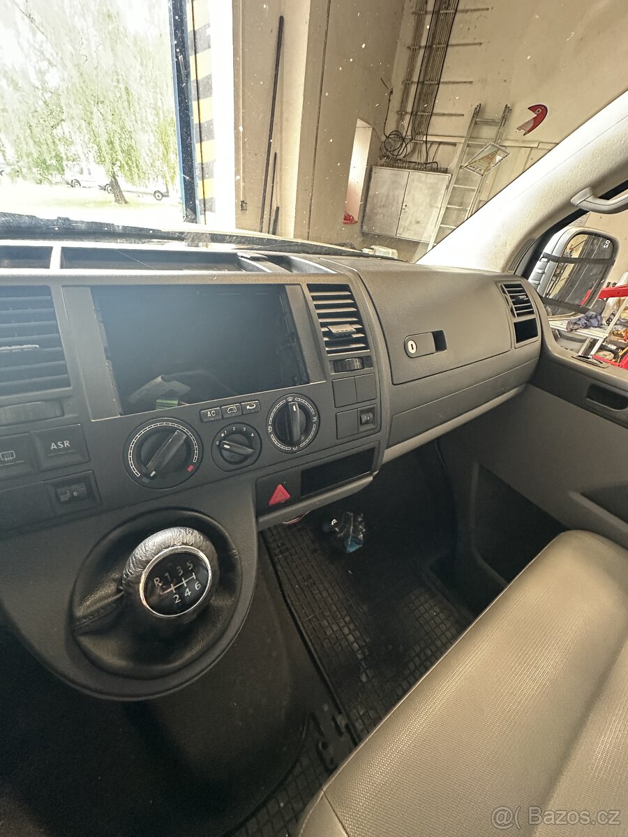 Rozprodám na díly VW T5 - 13