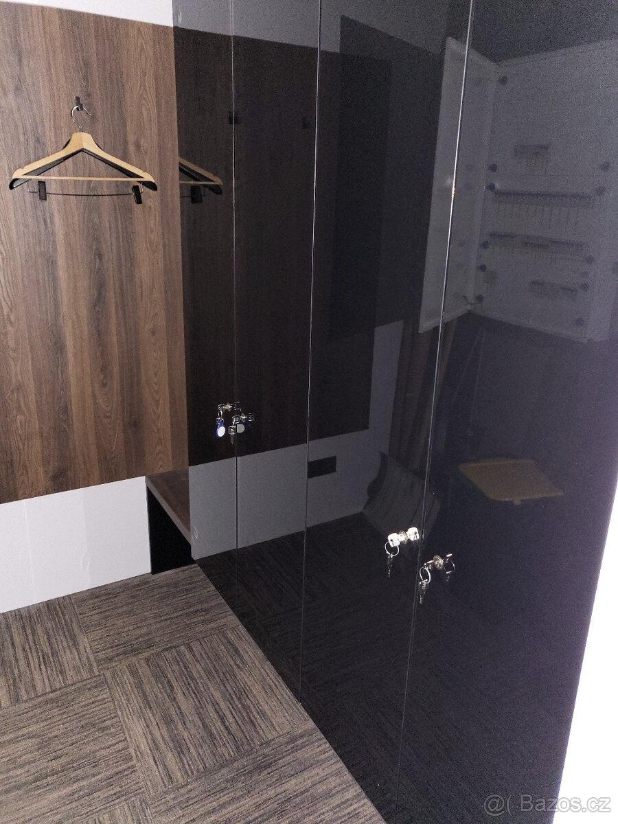 Prodej vybavení a zařízení Showroom a kanceláře Karlín - 13