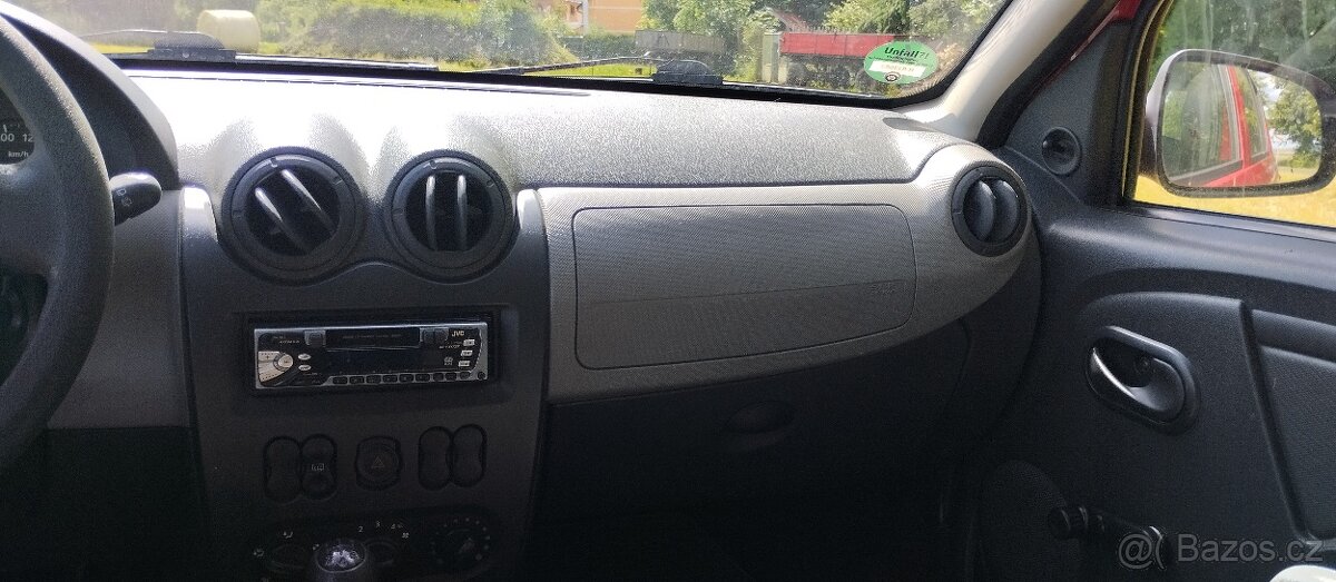 Dacia Sandero 2009, 1,4 - 13