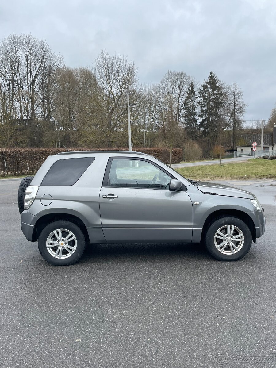 Suzuki Grand Vitara 1.6 - 13