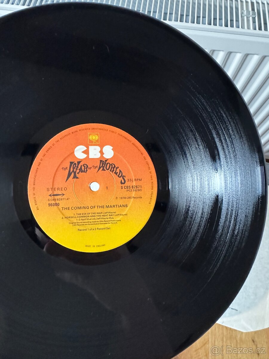 The War Of The Worlds | 1st uk 2LP press | Sticker | NM+ - 13