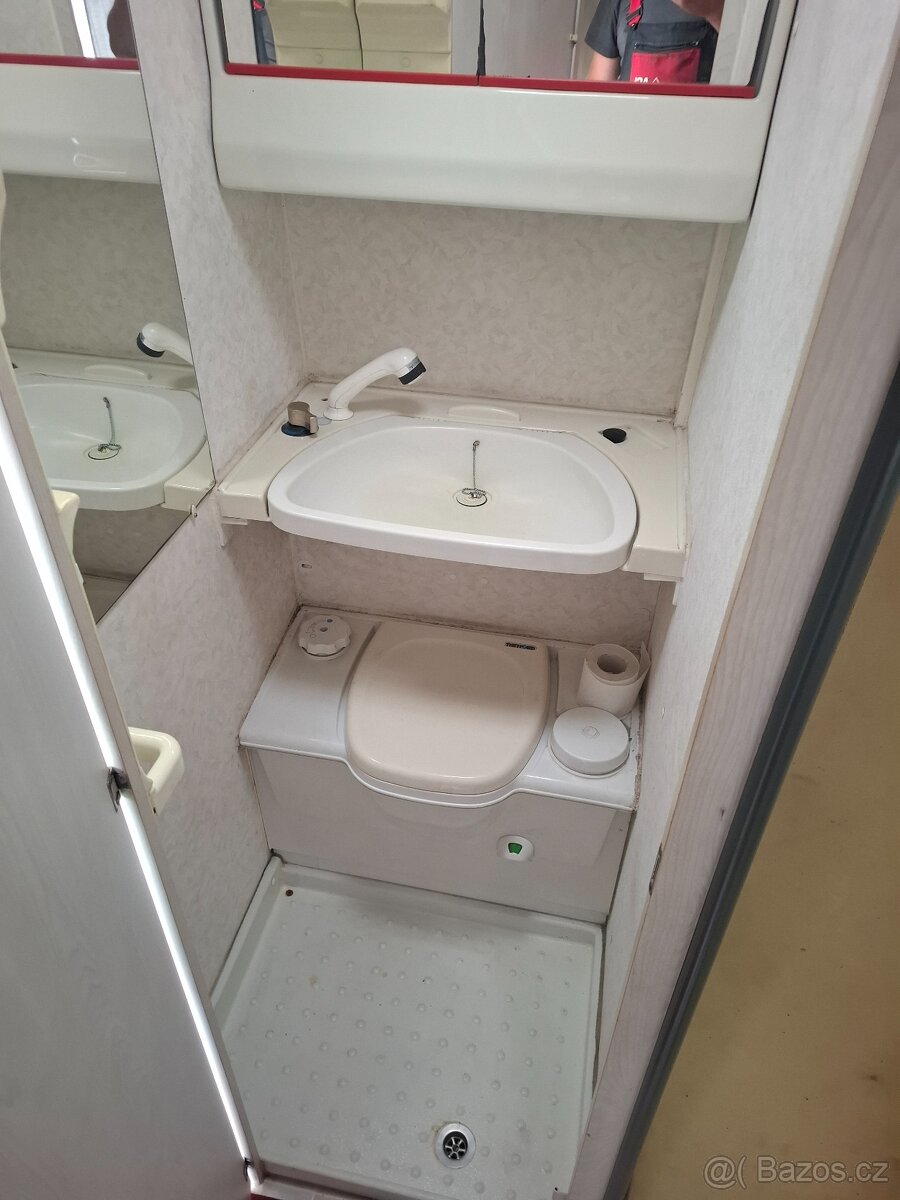 Obytny prives Chateau r.v.2006 - 13