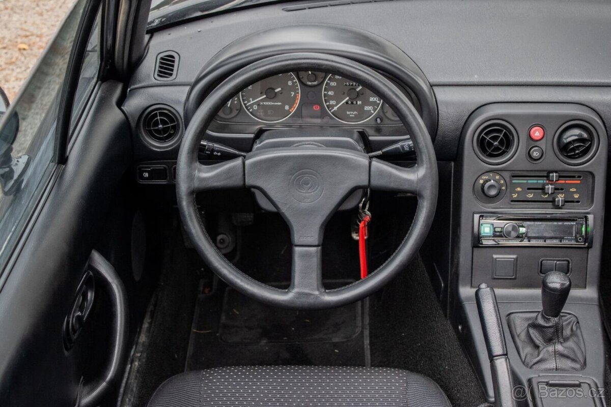 Mazda MX-5 Miata 1,8 benzín - 13