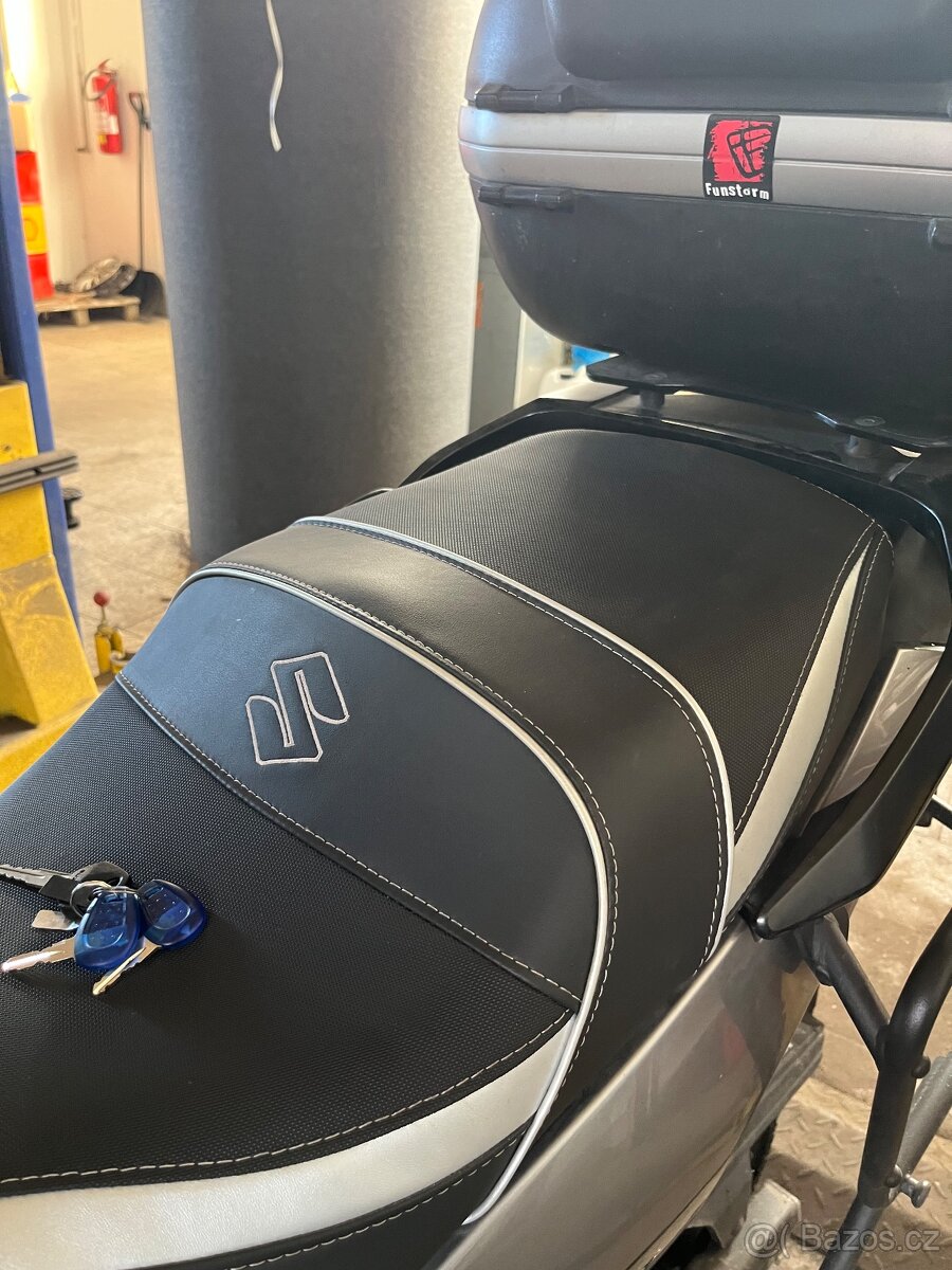 Suzuki WVB1 V-STROM 650 - 13