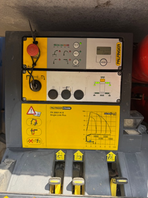 Mercedes-Benz Antos valník s hydraulickou rukou - 13