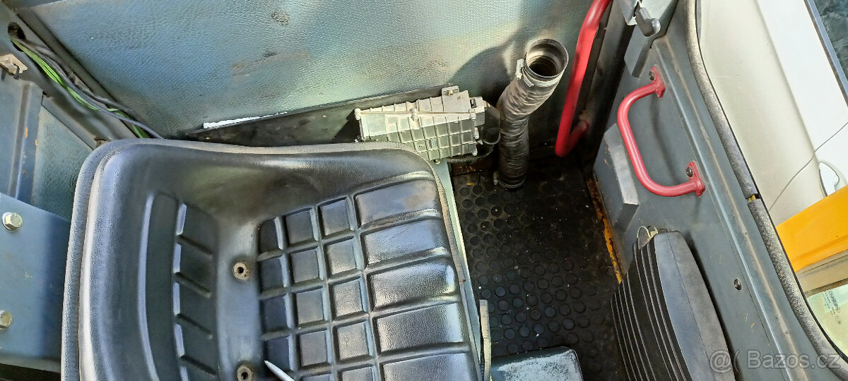 ATLAS 2-silniční kolové železniční rypadlo na koleje - 13