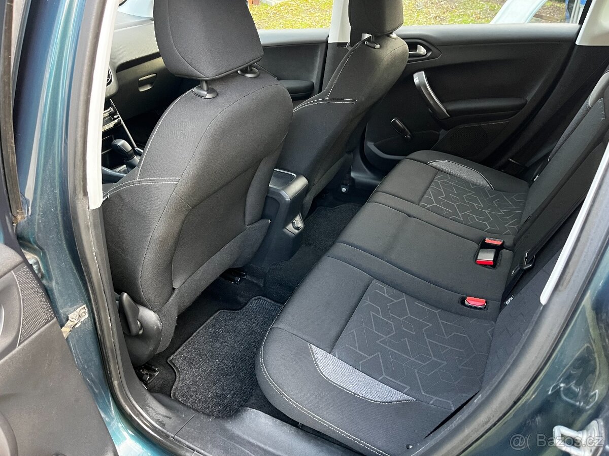 Peugeot 2008 1.2i 81Kw r.v2016 Nové v ČR - 13