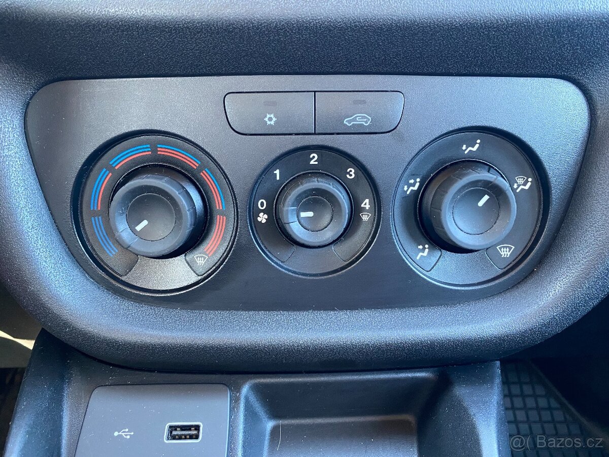 Fiat Dobló Cargo 1.6 JTD MULTIJET SX,PLNÁ VÝBAVA - 13