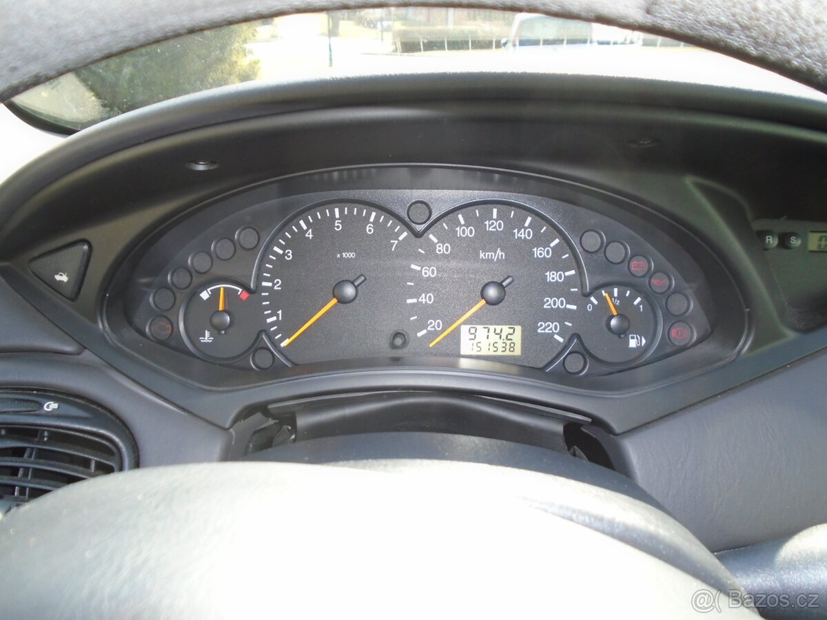 FOCUS1.6i.74kw,152000km,serv.kniha,r.v.2004,autom.klima - 13