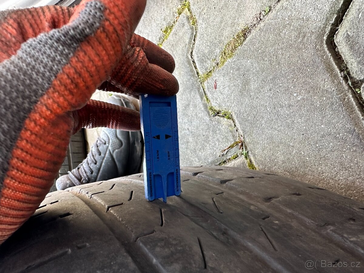 Audi ORIGINÁL ALU - 235/45 R20 - 13
