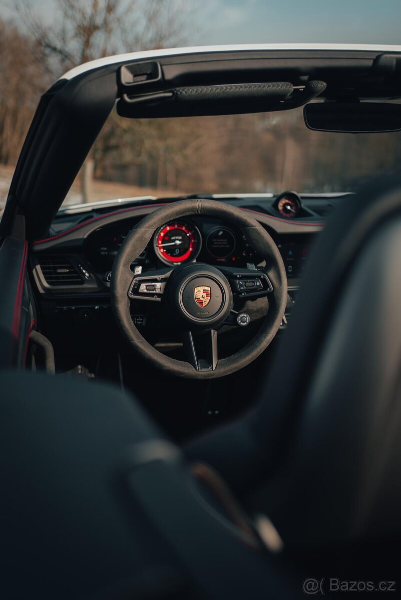 Porsche 911 Carrera GTS Cabriolet (992) - 13