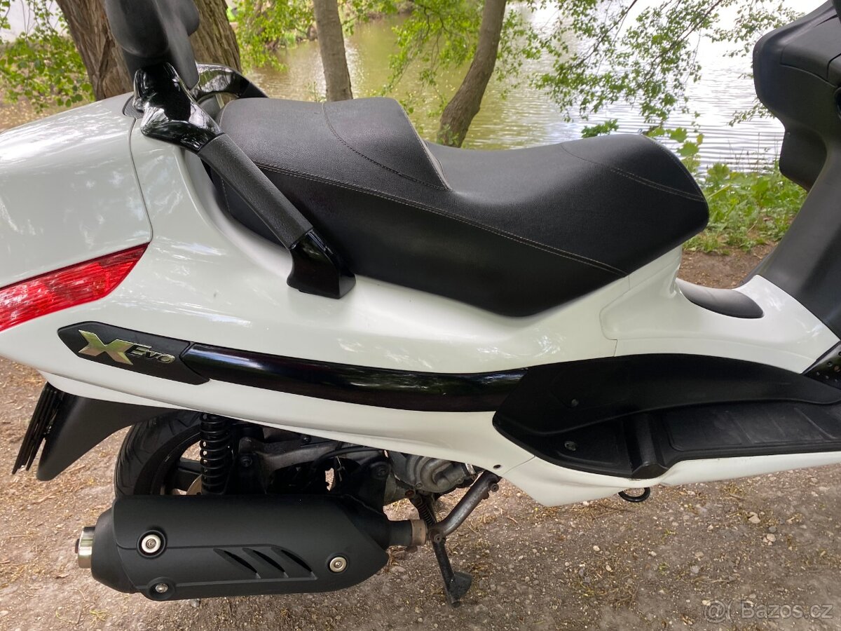 Piaggio X evo 125 (2015) - 13