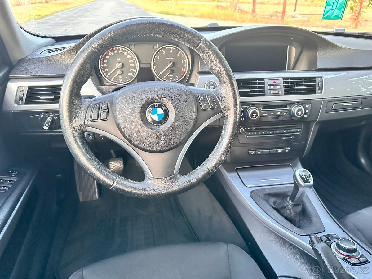 BMW e90 320i facelift - 13