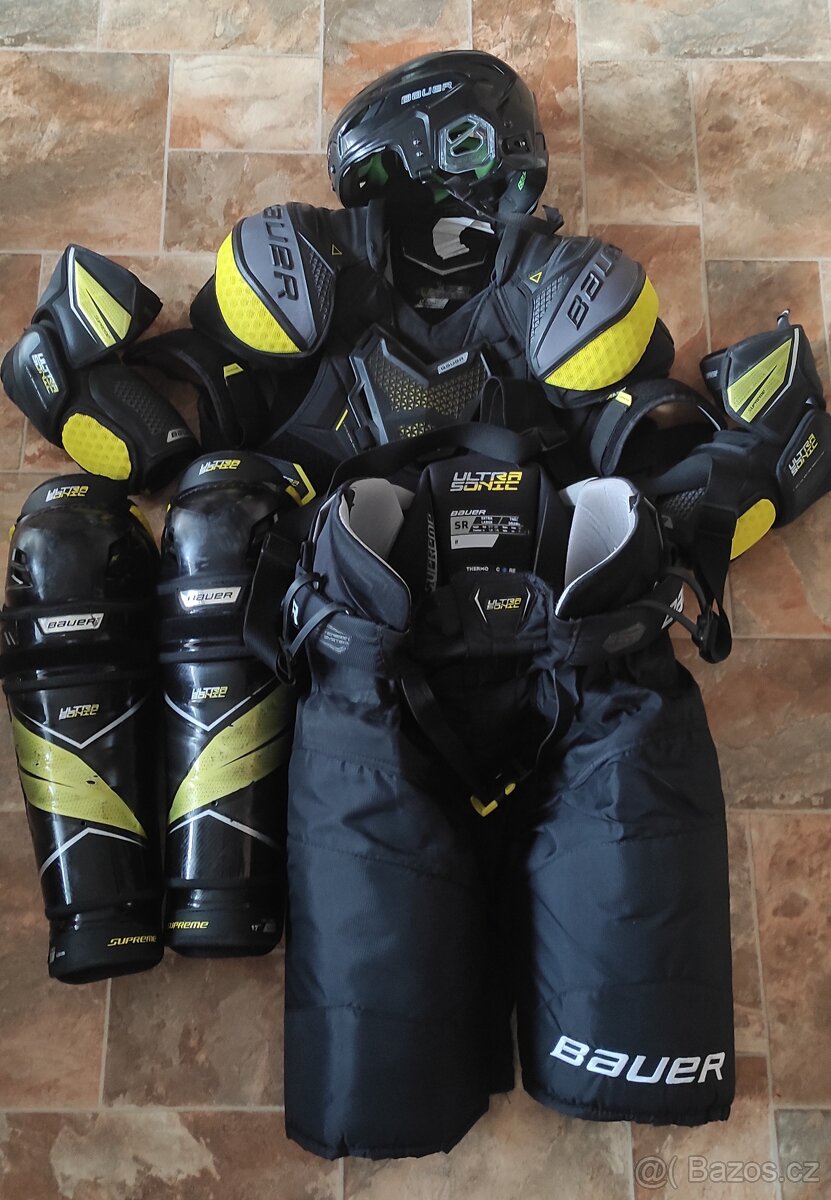 Bauer výstroj+taška, dres NHL, stulpny - 13