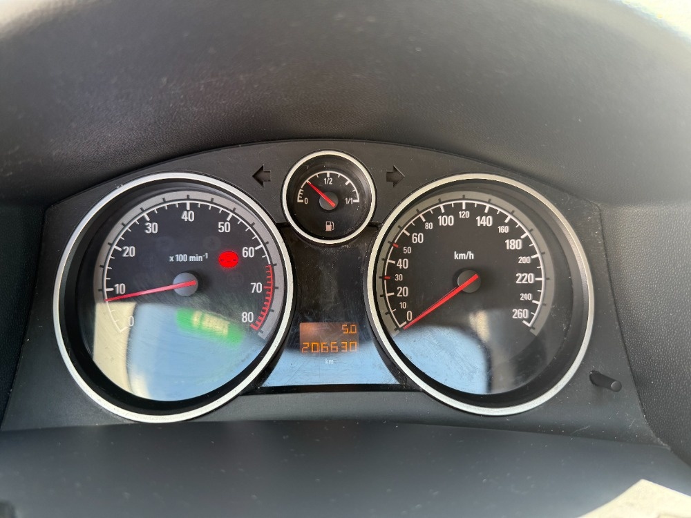 Opel Astra GTC 2.0 Turbo Cosmo - 13