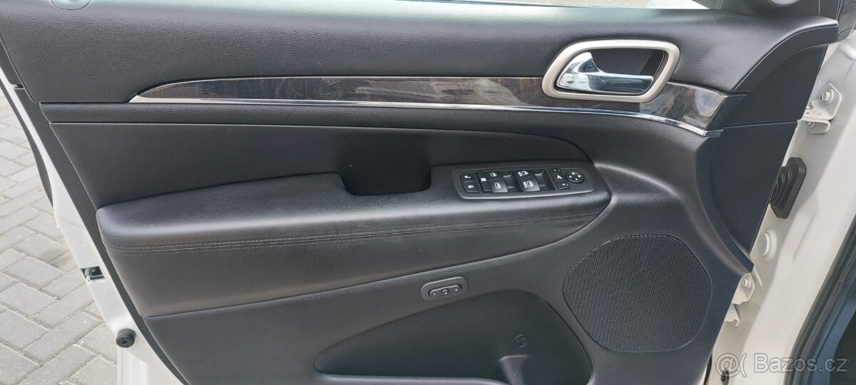 Jeep grand Cherokee 2011 ----- 258 550 Km - 13