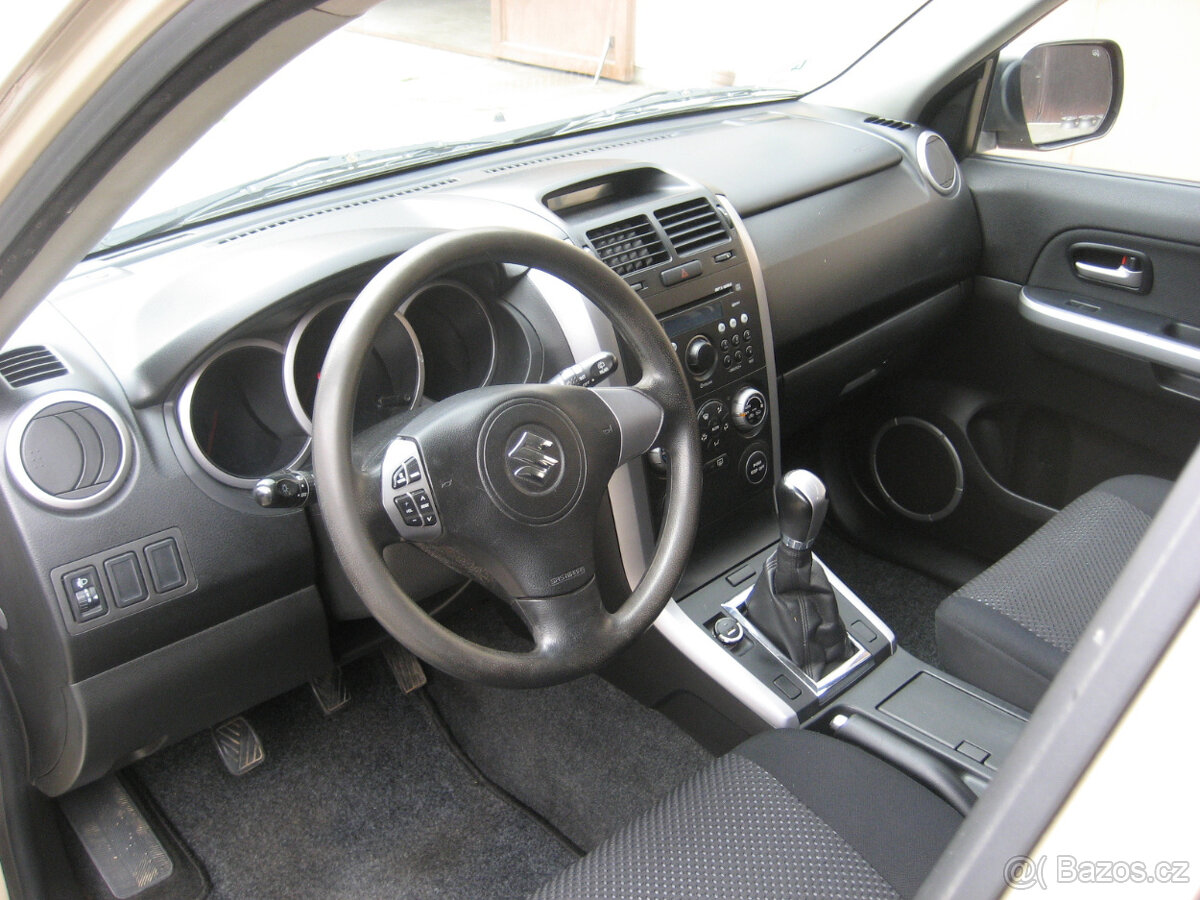SUZUKI GRAND VITARA 2.0, 4x4, 2009 - 13