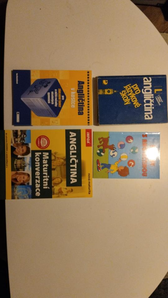 Učebnice různého stáří - 13