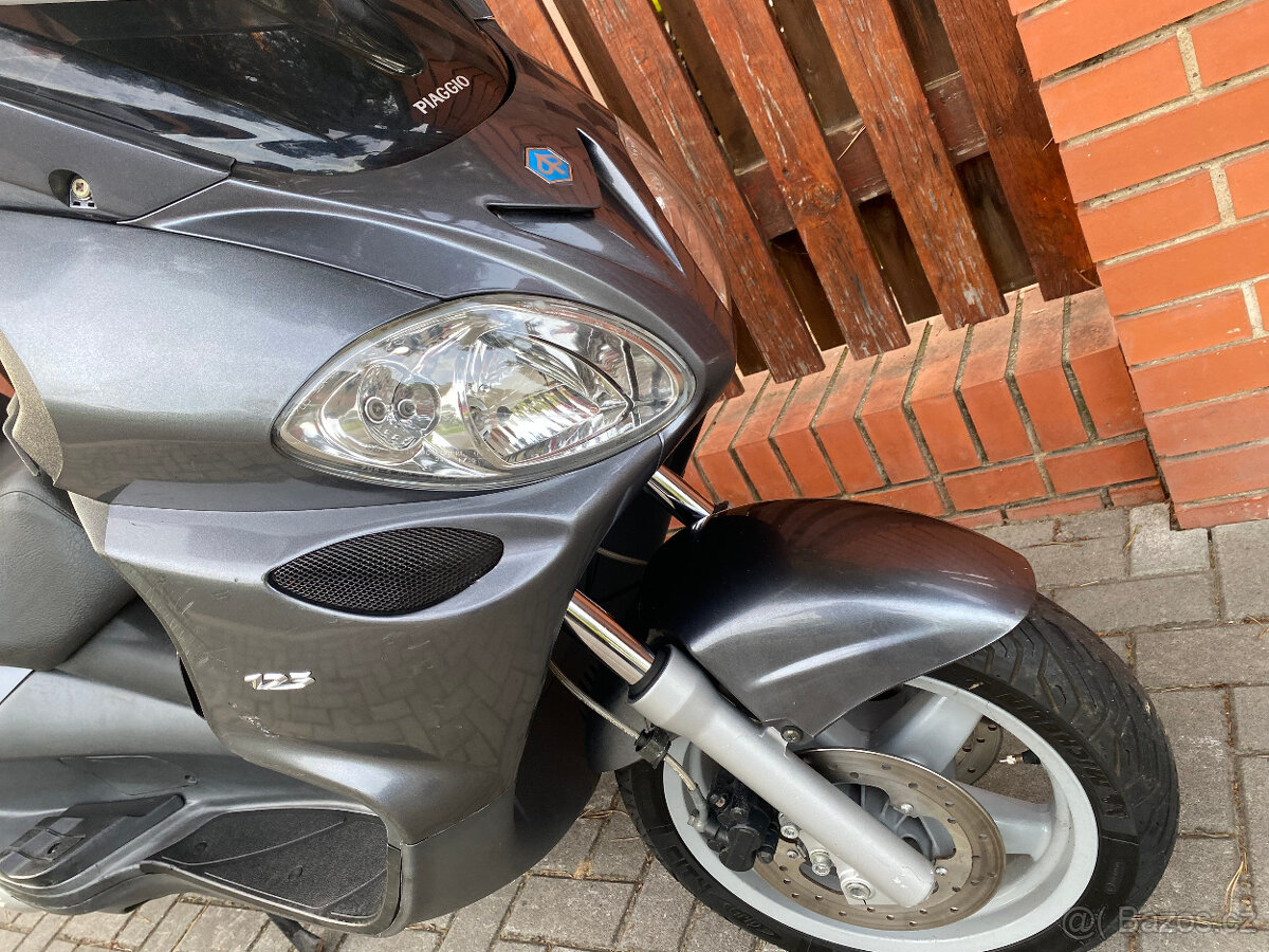 Piaggio X9 125 Evolution - 13