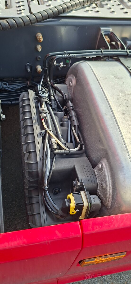 SCANIA R560 hydraulika - 13