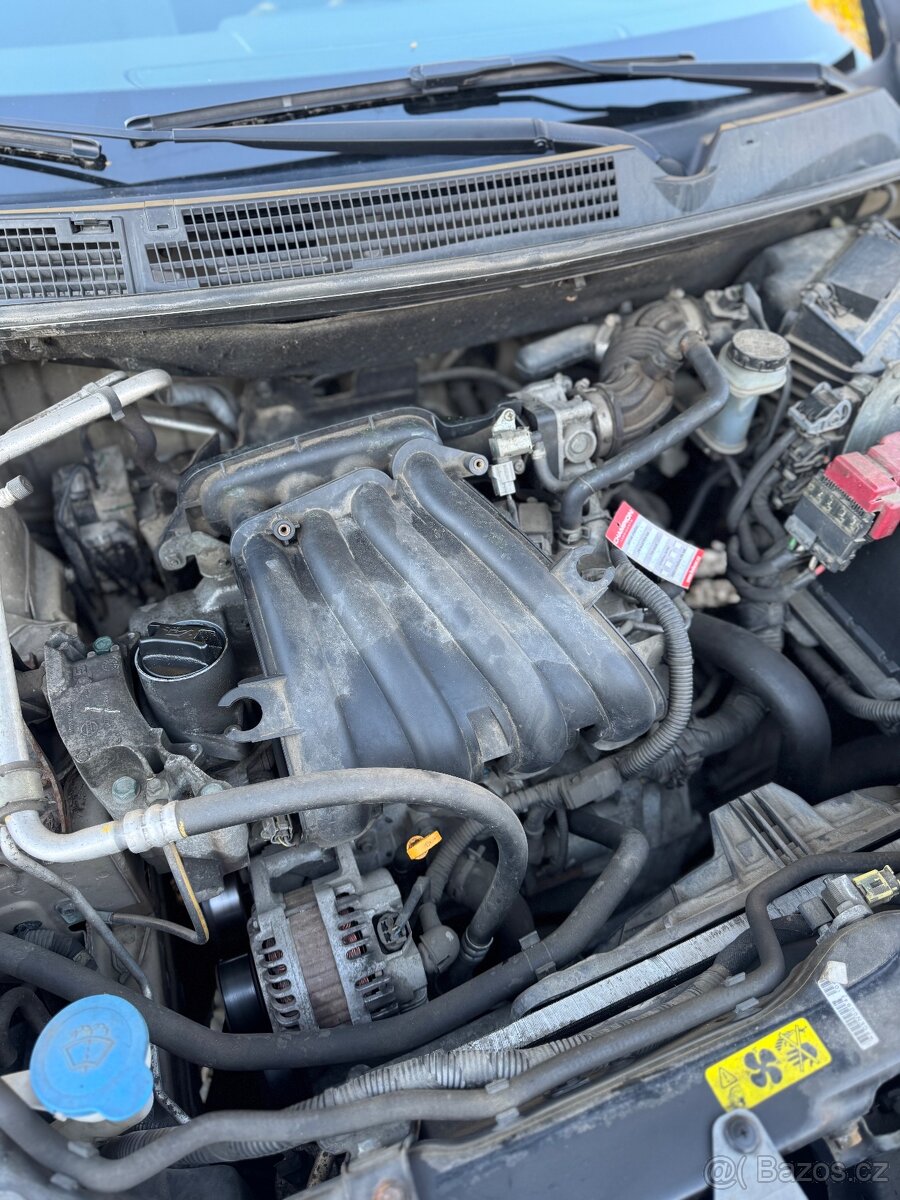 Nissan Qashqai 1.6 Benzín 5Q manuál - 13