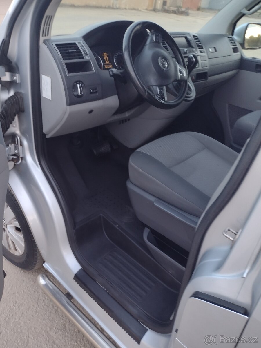 VW Transporter T5.1 2.0TDI -- DSG - 13