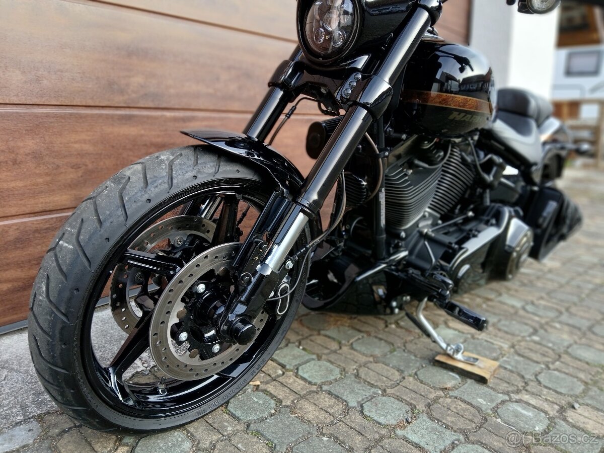 Harley-Davidson FXSE Pro Street Breakout - 13