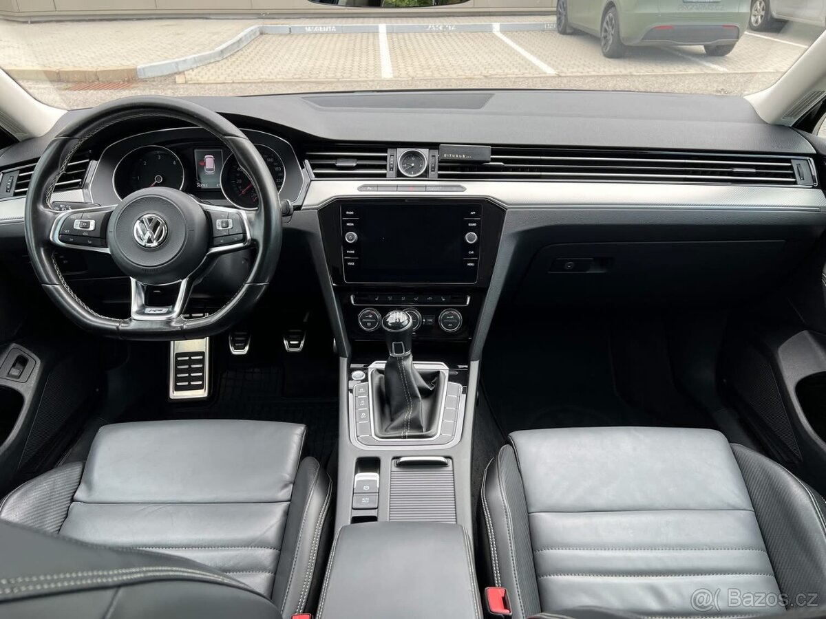 Volkswagen Passat, R-line, DCC, tažné, webasto - 13