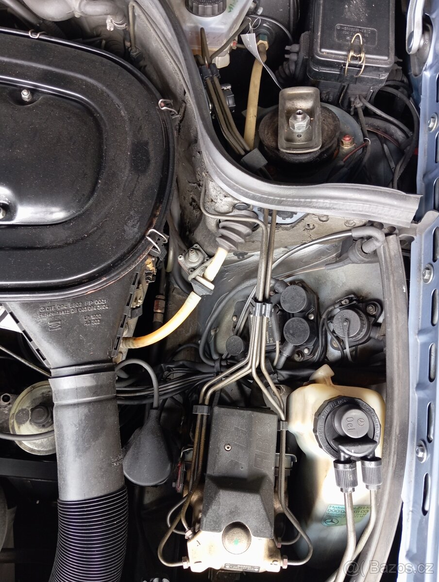 Mercedes Benz W 124 coupe ,1 Majitel - 13