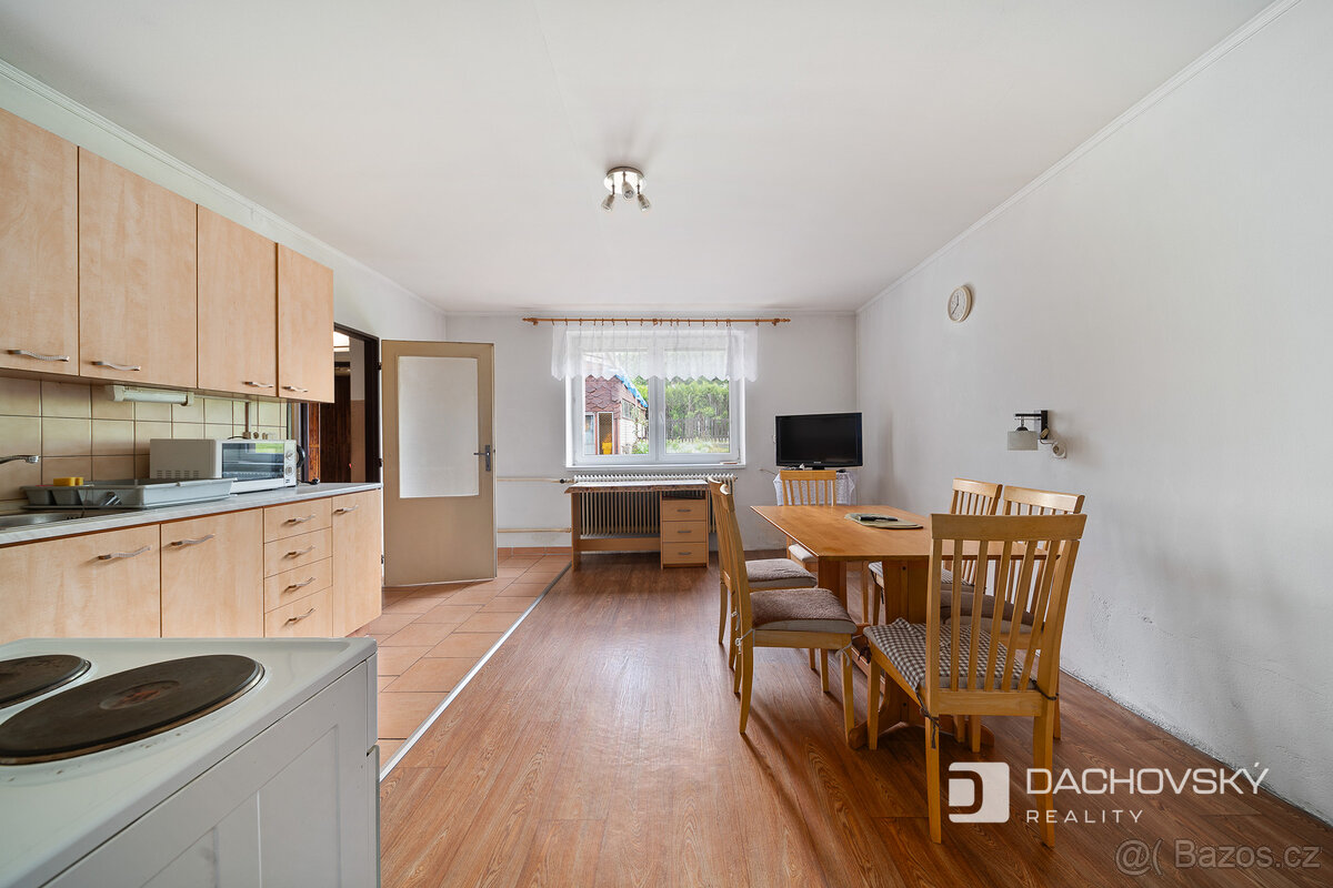 Prodej rodinného domu 103 m², pozemek 2.306 m², Seč - 13