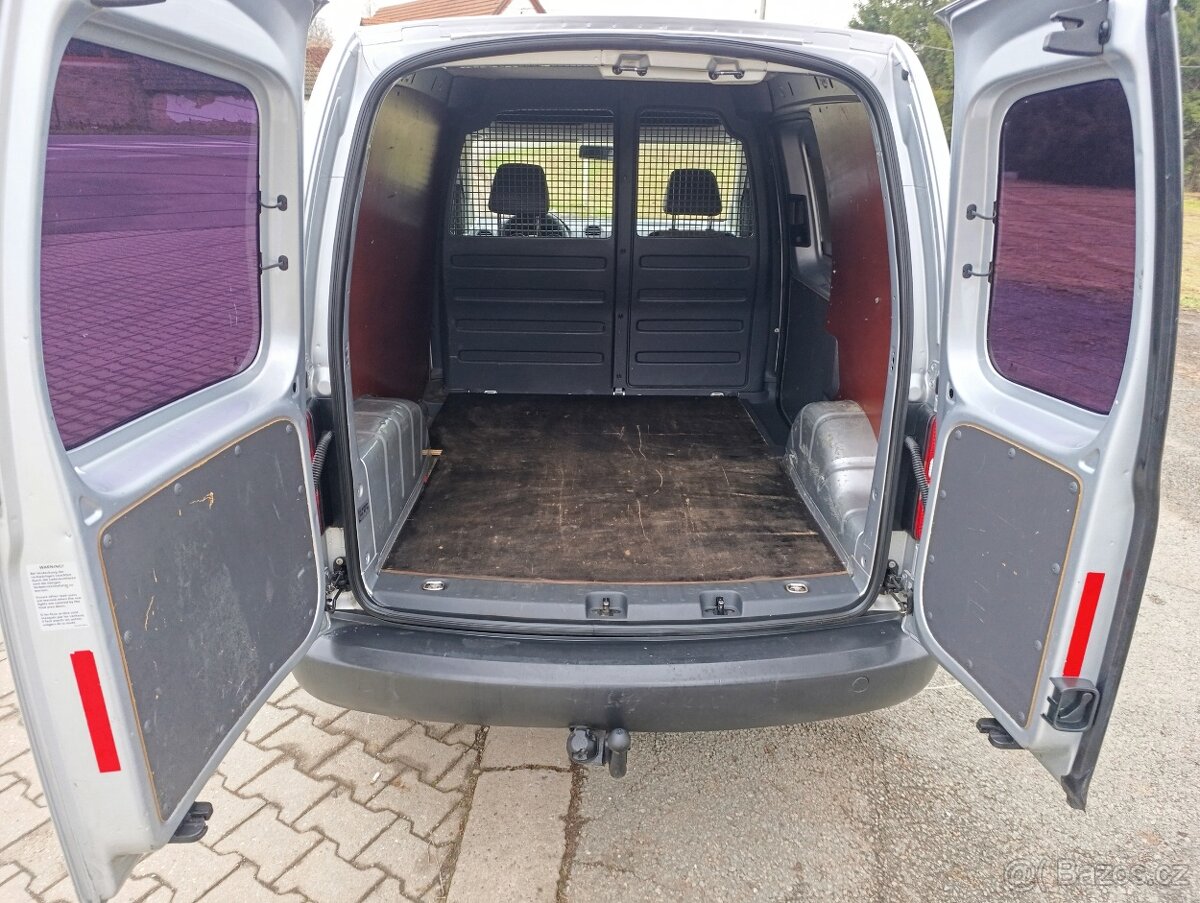 Volkswagen Caddy 1.6 TDi 75kw po servisu z.pneu TZ - 13