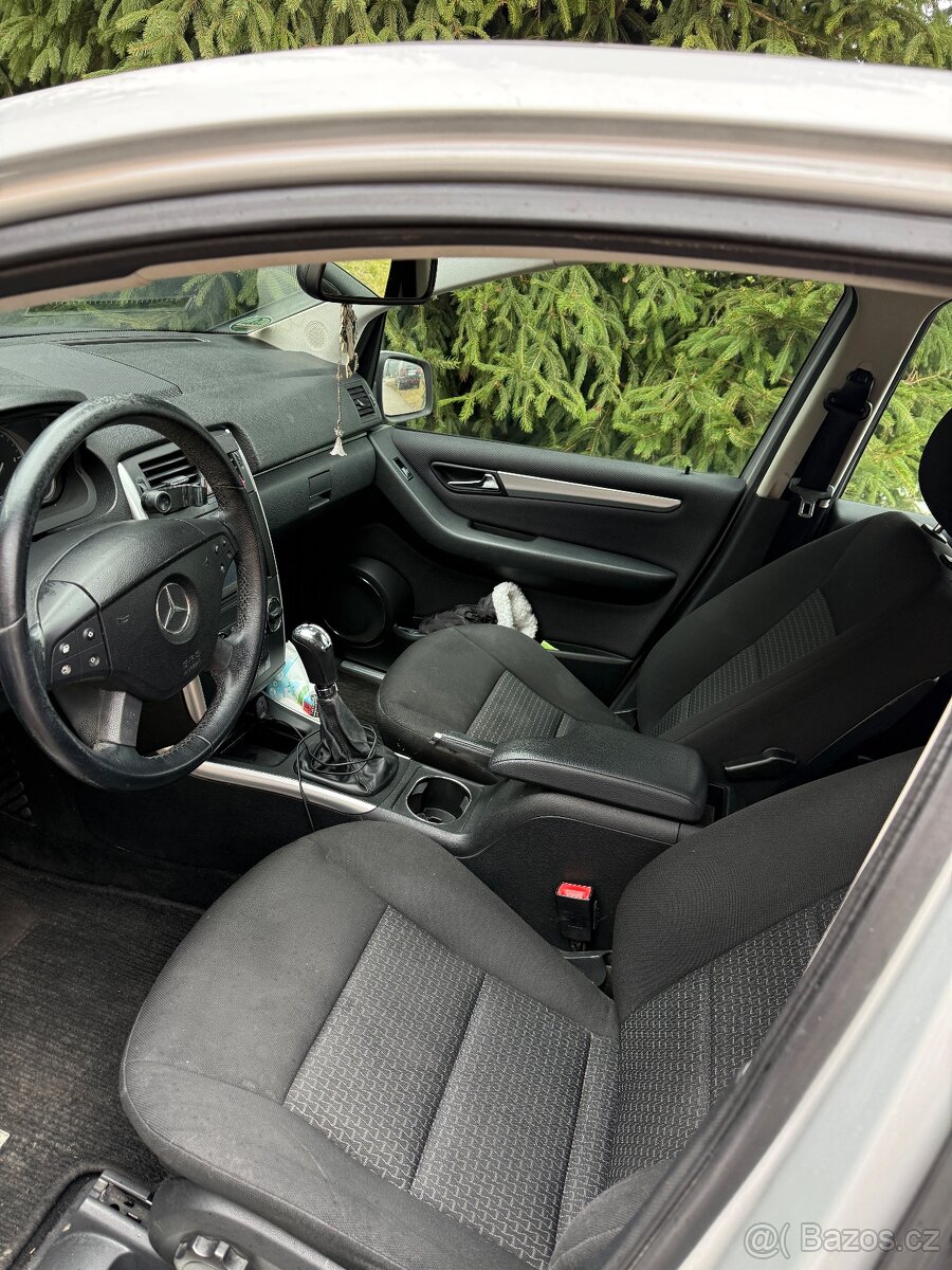 Mercedes-Benz B180 CDI - 13