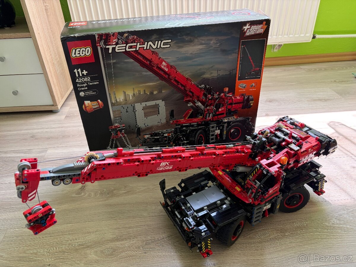 LEGO Technic 42082 Terénní jeřáb - 13