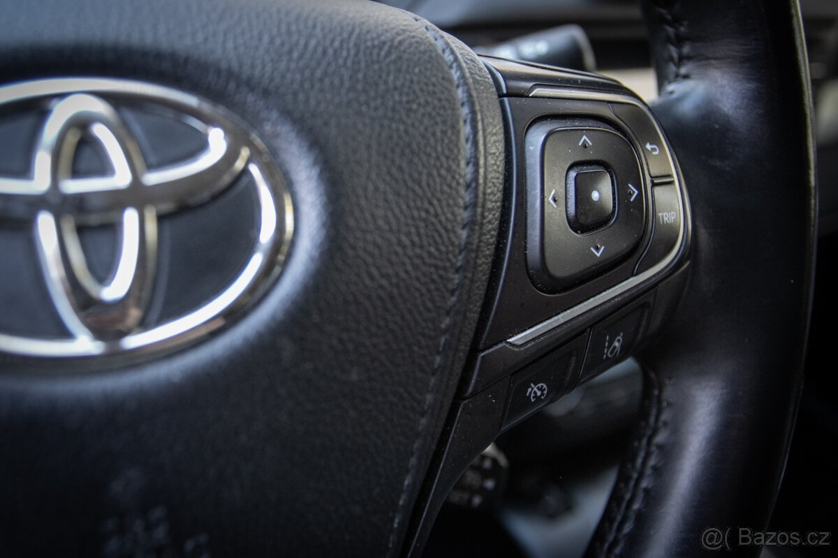Toyota Avensis Combi 2.0 105kW - 13