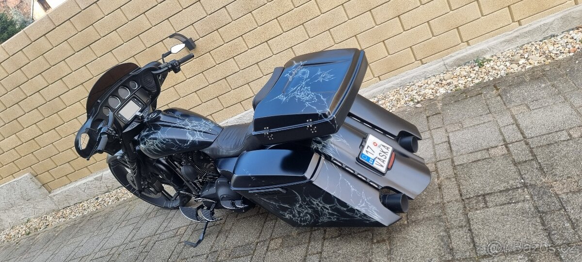 Harley Davidson-Street Glide - 13