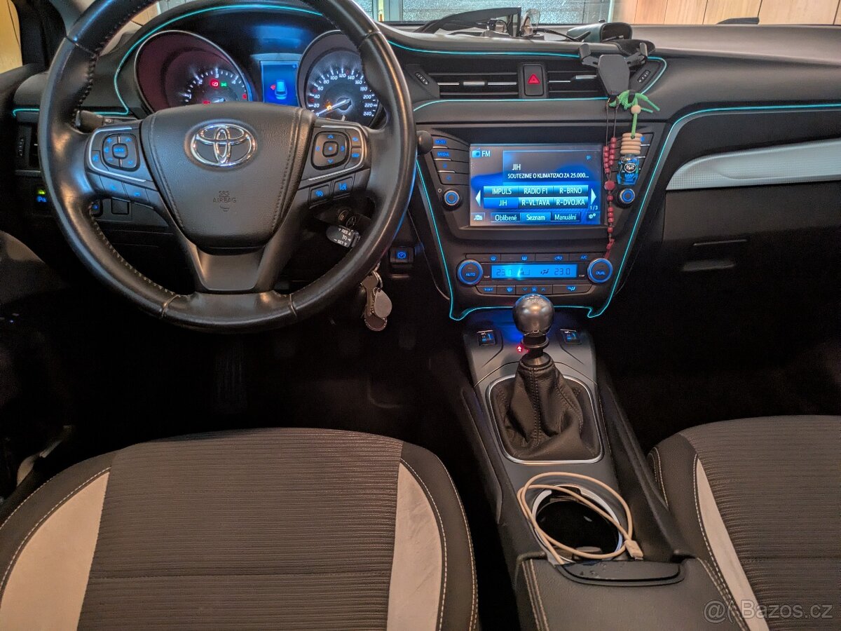 toyota avensis kombi t27 - 13