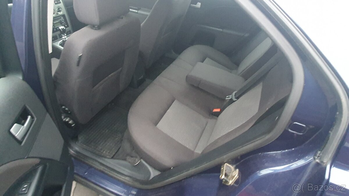 Ford Mondeo 1.8i - 13