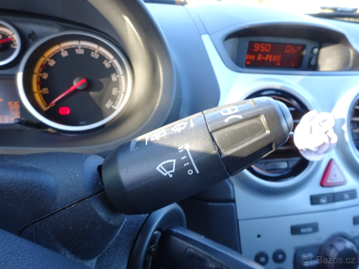 Opel Corsa 1.2i r.v.2011 (63 kw) Koupeno v ČR - 13