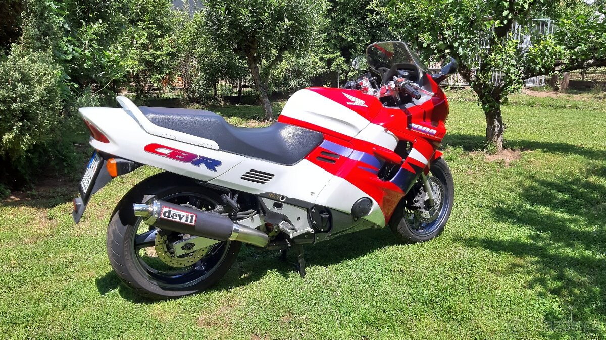 Honda CBR 1000F sc24 - 13