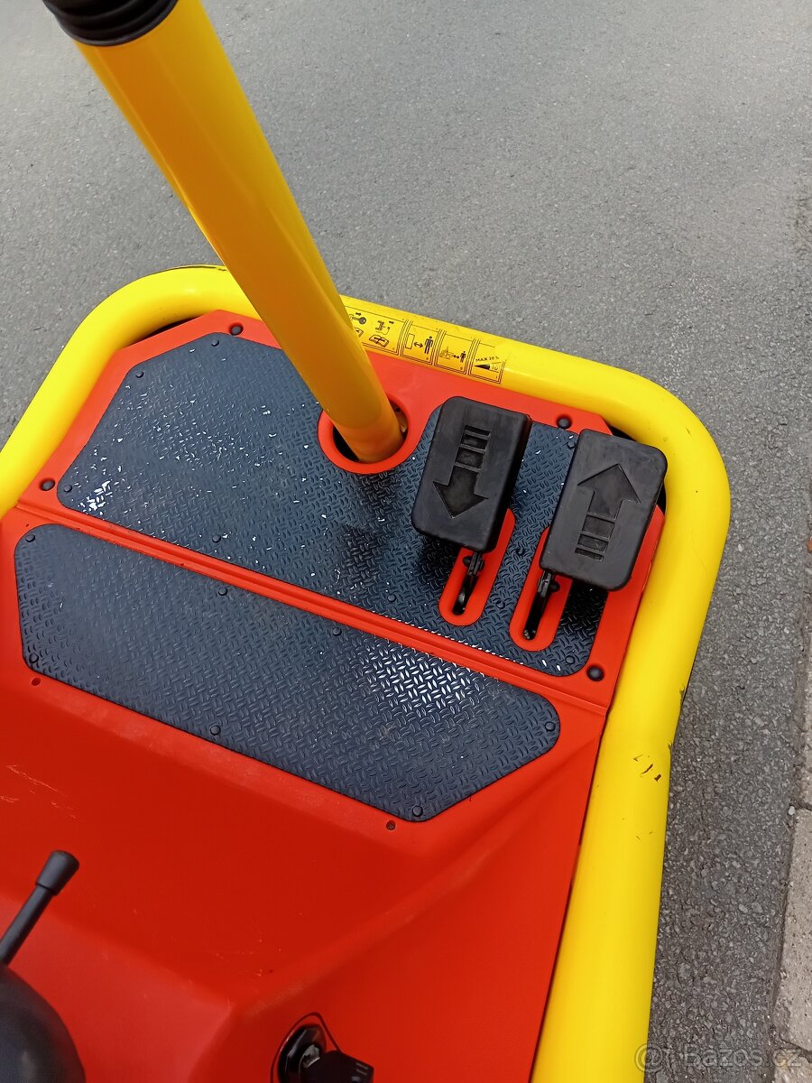 Prodám zahradní traktor Outils-wolf - 13