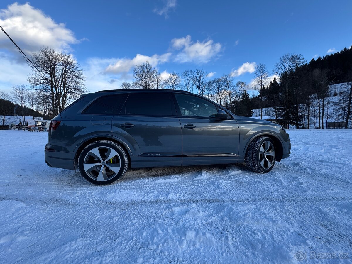 Audi Q7 S/S line, black edition, 8 TT, 7 míst - 13