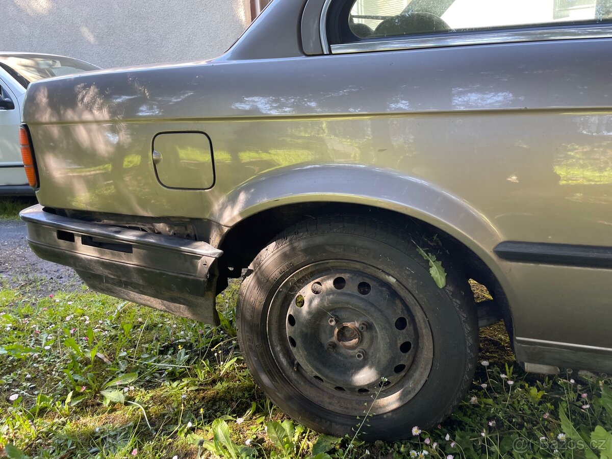 BMW E30 318i Coupe facelift. - 13