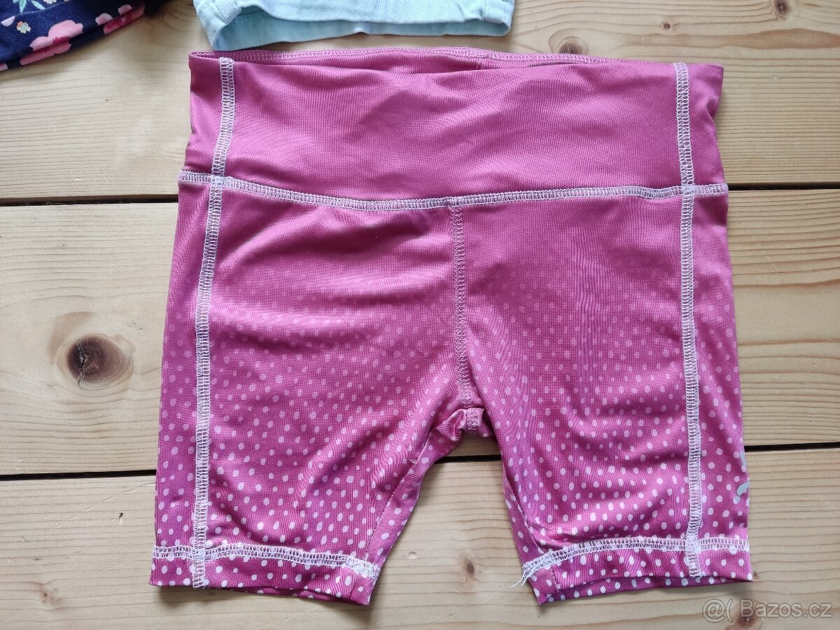 Dívčí kraťasy velikost 134 - 13