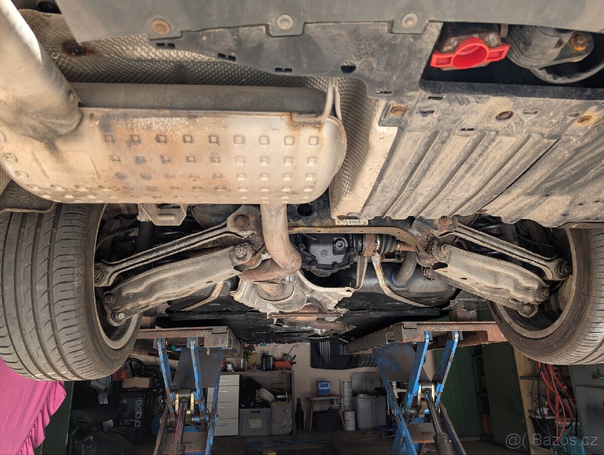 Bmw E91 318i manual 2012 - 13