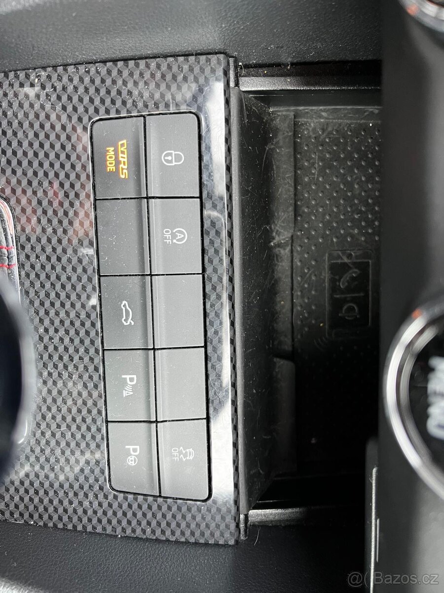 Škoda Octavia RS DSG 4x4 KOMBI CANTON TAŽNÉ PANORAMA - 13