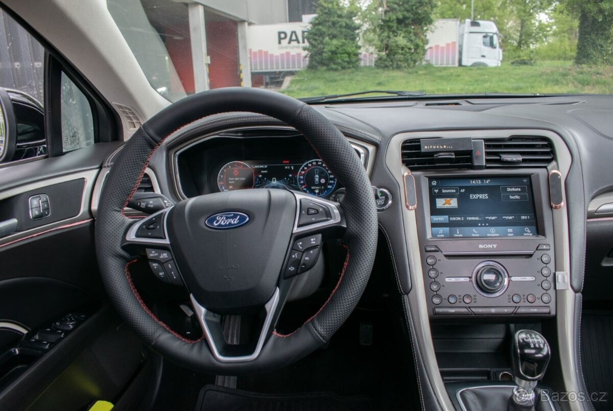 Ford Mondeo Combi Vignale M6 132kW - 13