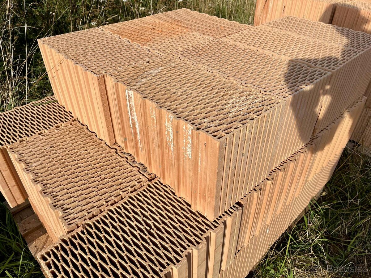 Cihly Heluz Family 50, 44, 38 - 13