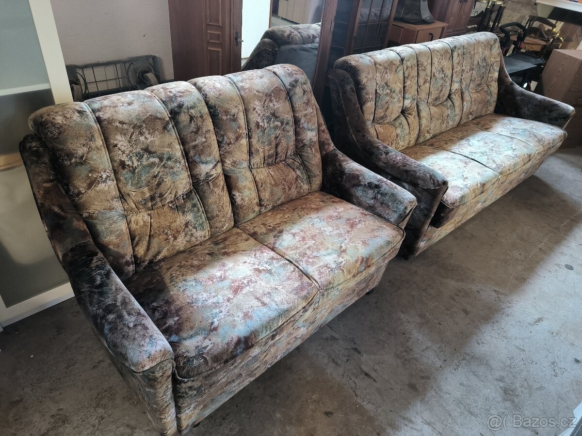 Bytový nábytek, skříně, stoly, komody , doplňky - 13